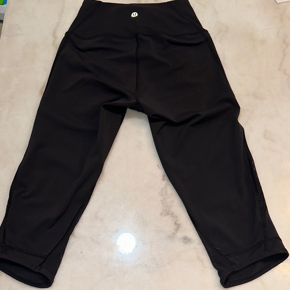 lululemon athletica Black Leggings‎  capri Pants  Size 2